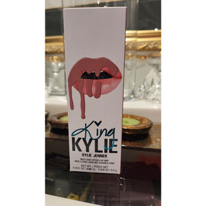 Kylie Jenner Matte Liquid Lipstick & Lip Liner